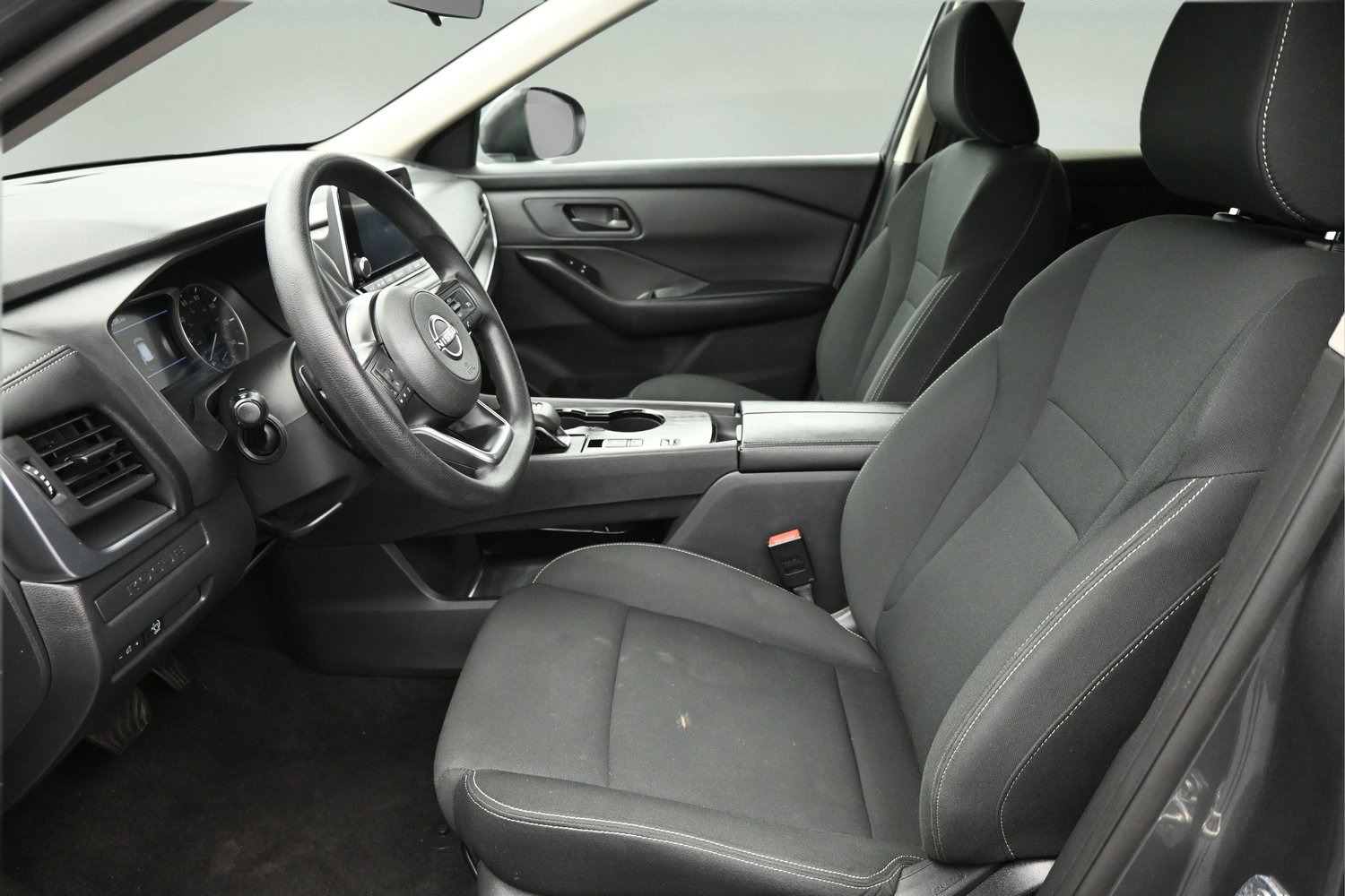 Used 2024 Nissan Rogue S FWD image 22