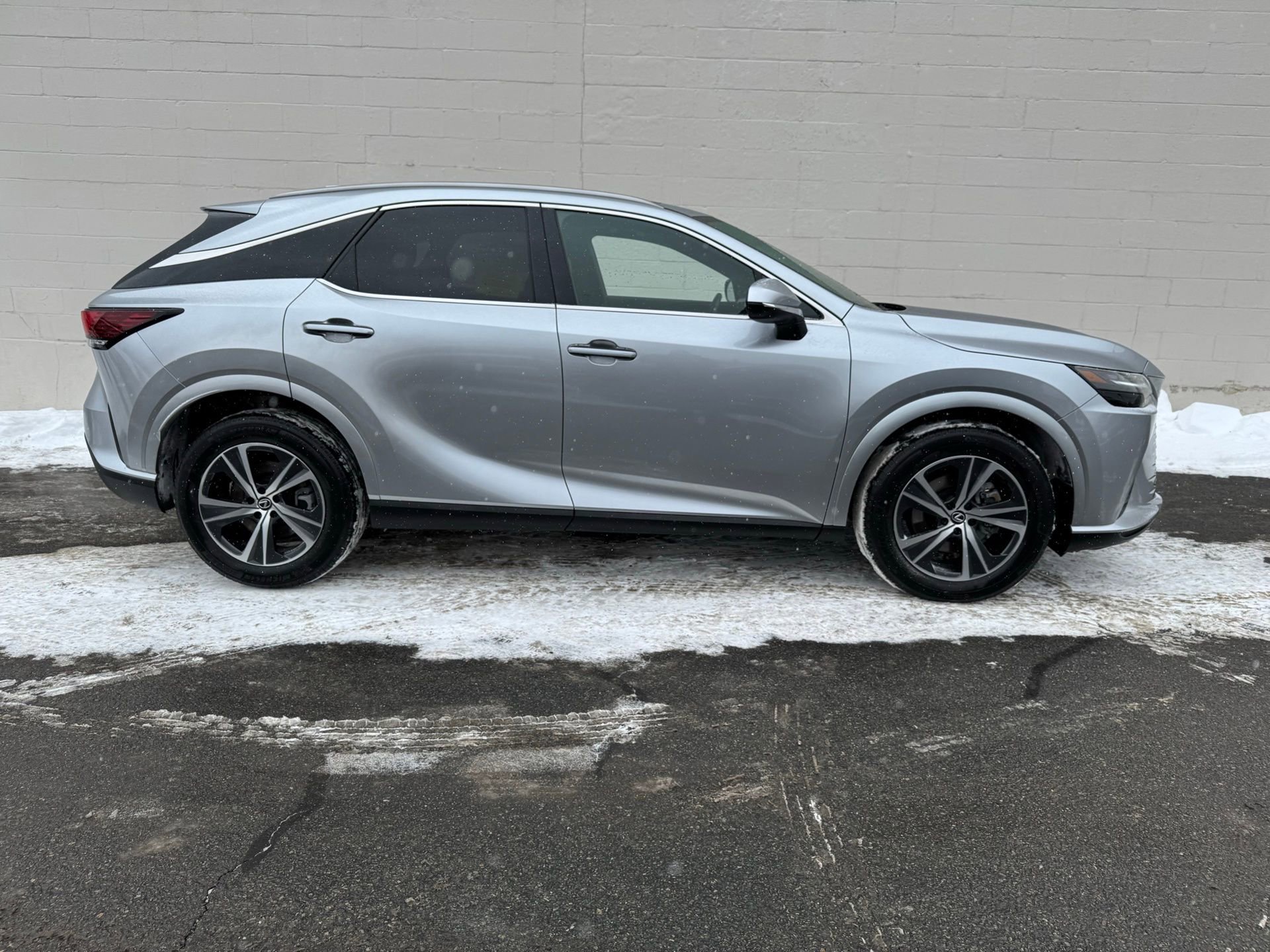 Used 2023 Lexus RX 350 Premium w/ Accessory Package (Z1) image 5