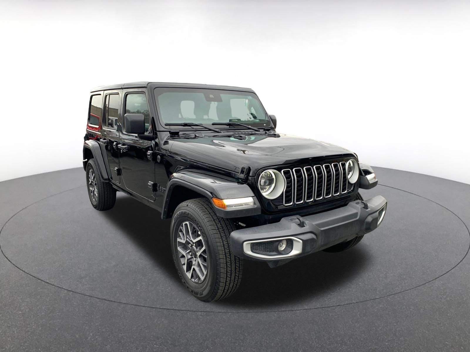 Used 2025 Jeep Wrangler Sahara image 1