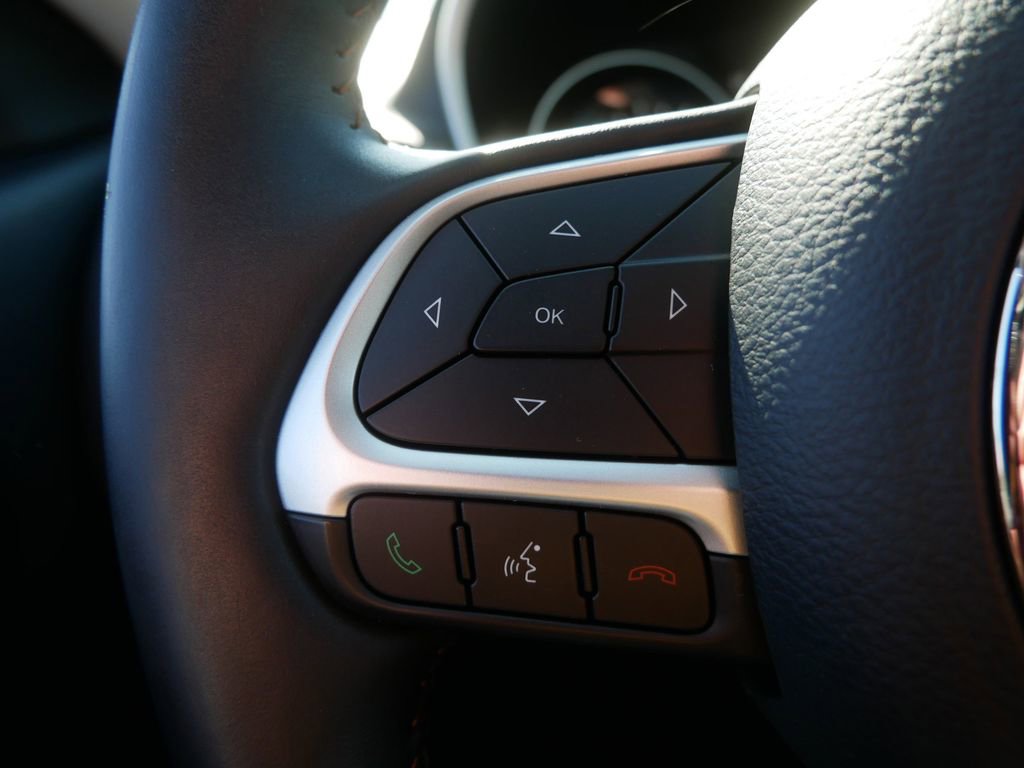 Used 2017 Jeep Compass Latitude w/ Popular Equipment Group image 19