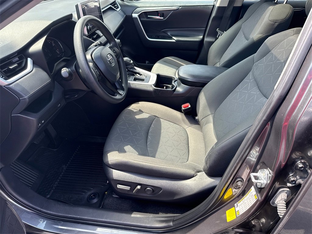 Used 2024 Toyota RAV4 XLE image 9