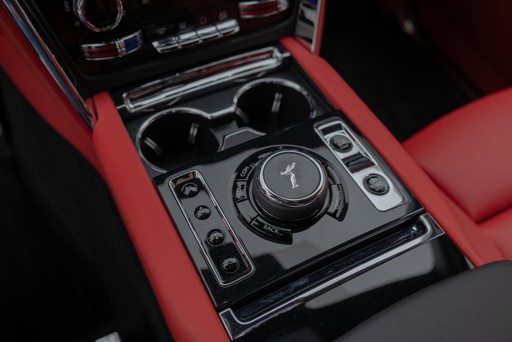 Used 2023 Rolls-Royce Cullinan image 39