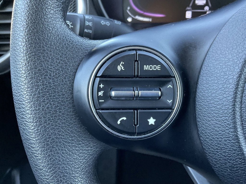 Used 2023 Kia Soul LX w/ LX Technology Package image 13