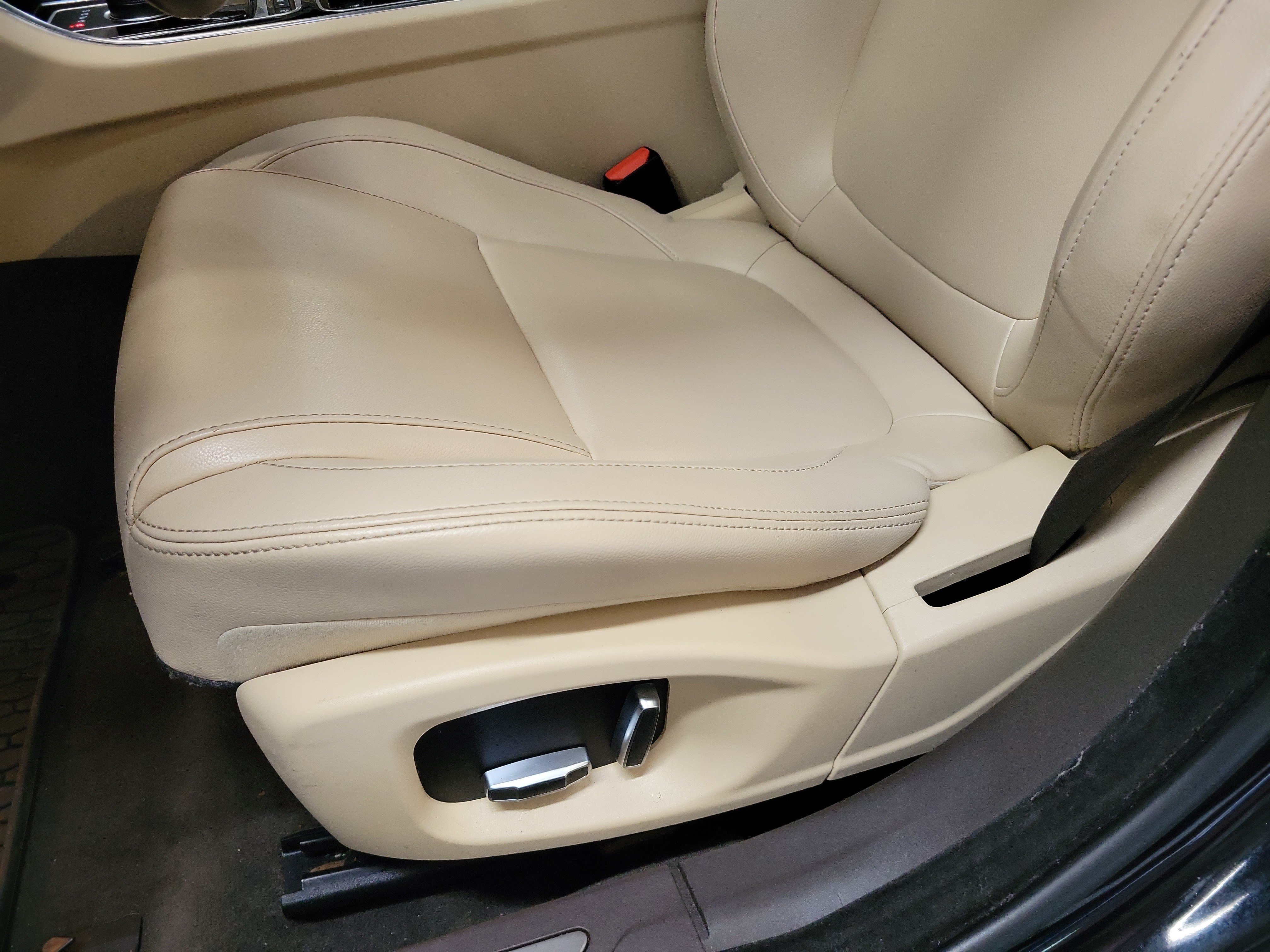 Used 2020 Jaguar XF Premium AWD/4WD image 10