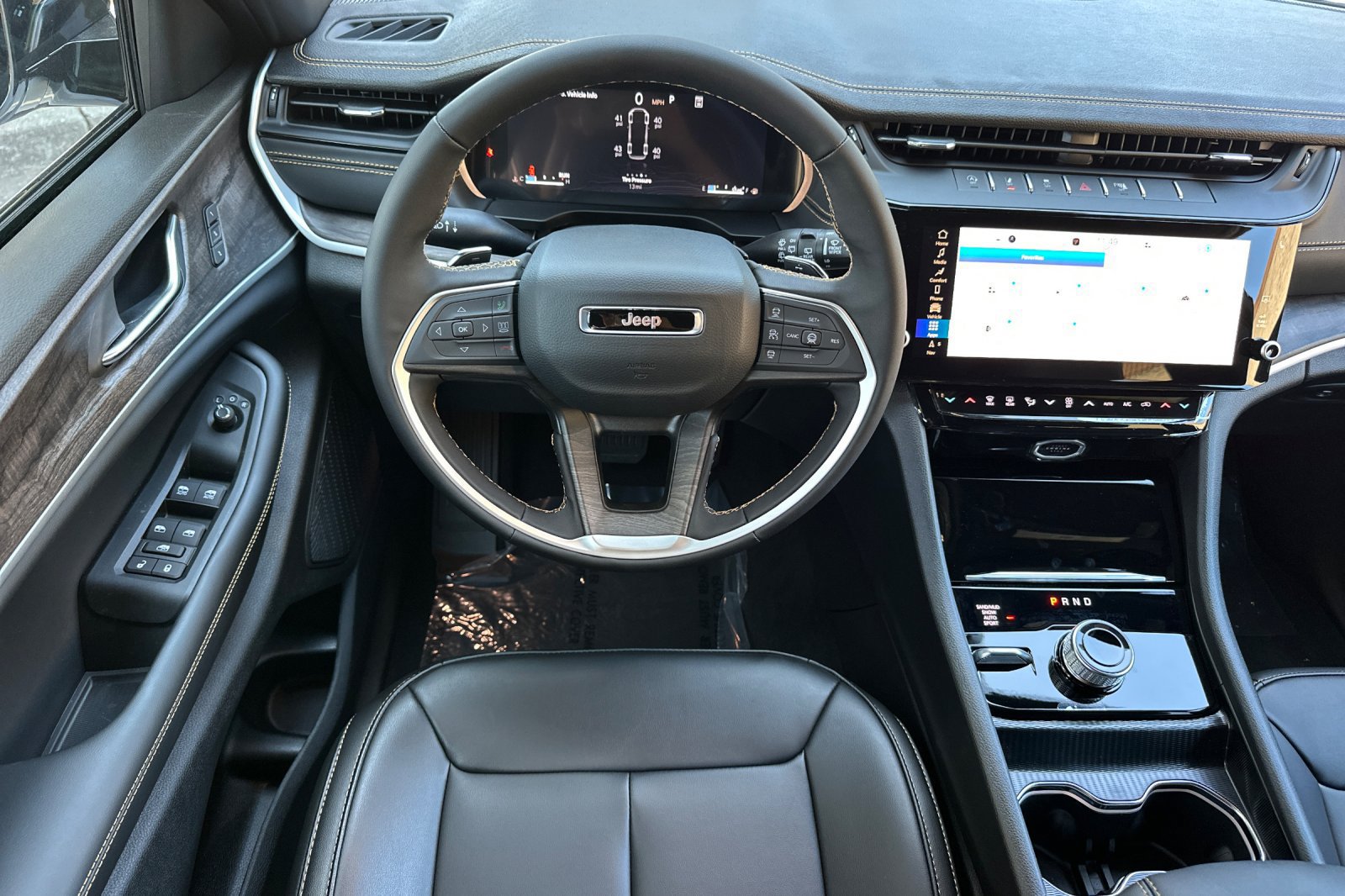 New 2026 Jeep Grand Cherokee L Limited AWD/4WD image 13