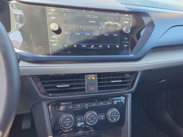 Used 2024 Volkswagen Taos SE image 21