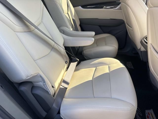 Used 2023 Cadillac XT6 Premium Luxury w/ Technology Package FWD image 10