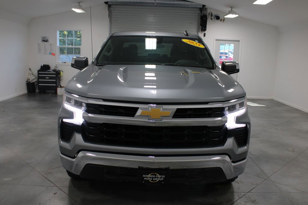Used 2025 Chevrolet Silverado 1500 LT image 3