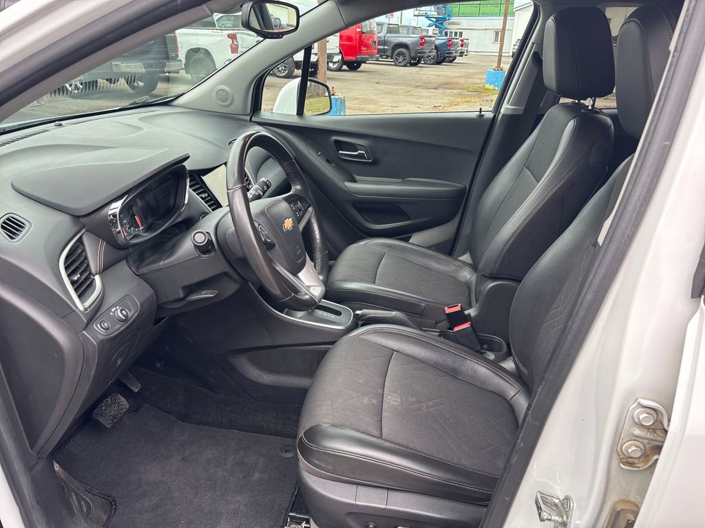 Used 2018 Chevrolet Trax LT w/ LT Convenience Package image 26