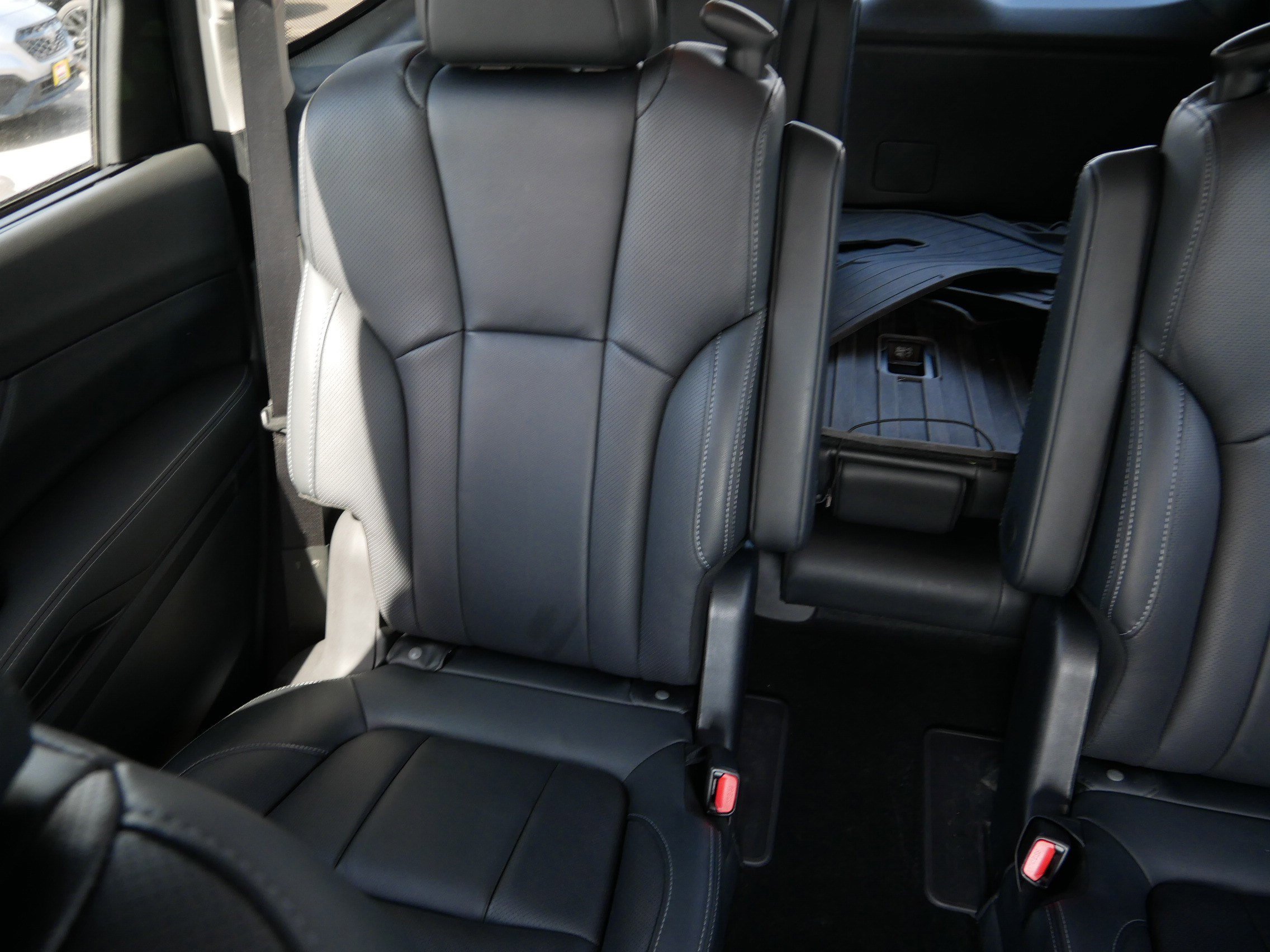 Used 2023 Subaru Ascent Limited w/ Technology Package image 12