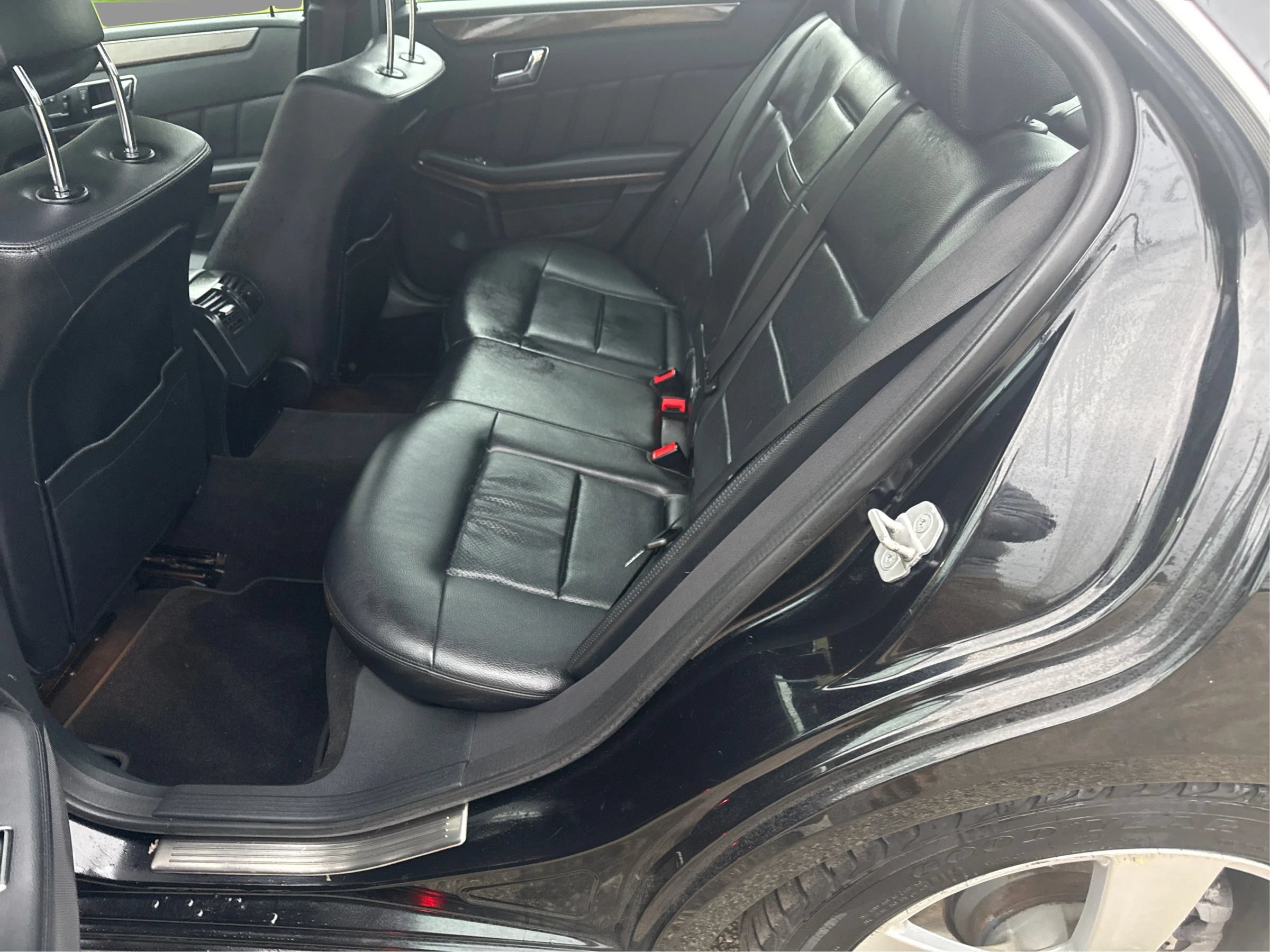 Used 2011 Mercedes-Benz E 350 4MATIC Sedan image 11