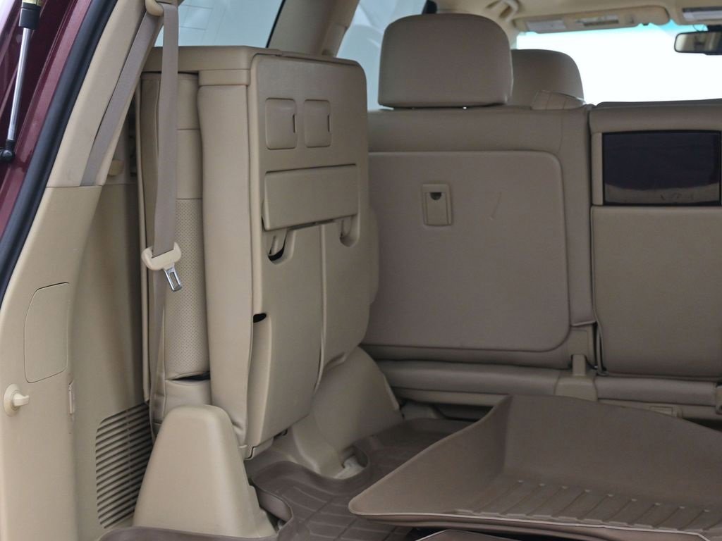 Used 2011 Lexus LX 570 4WD image 14