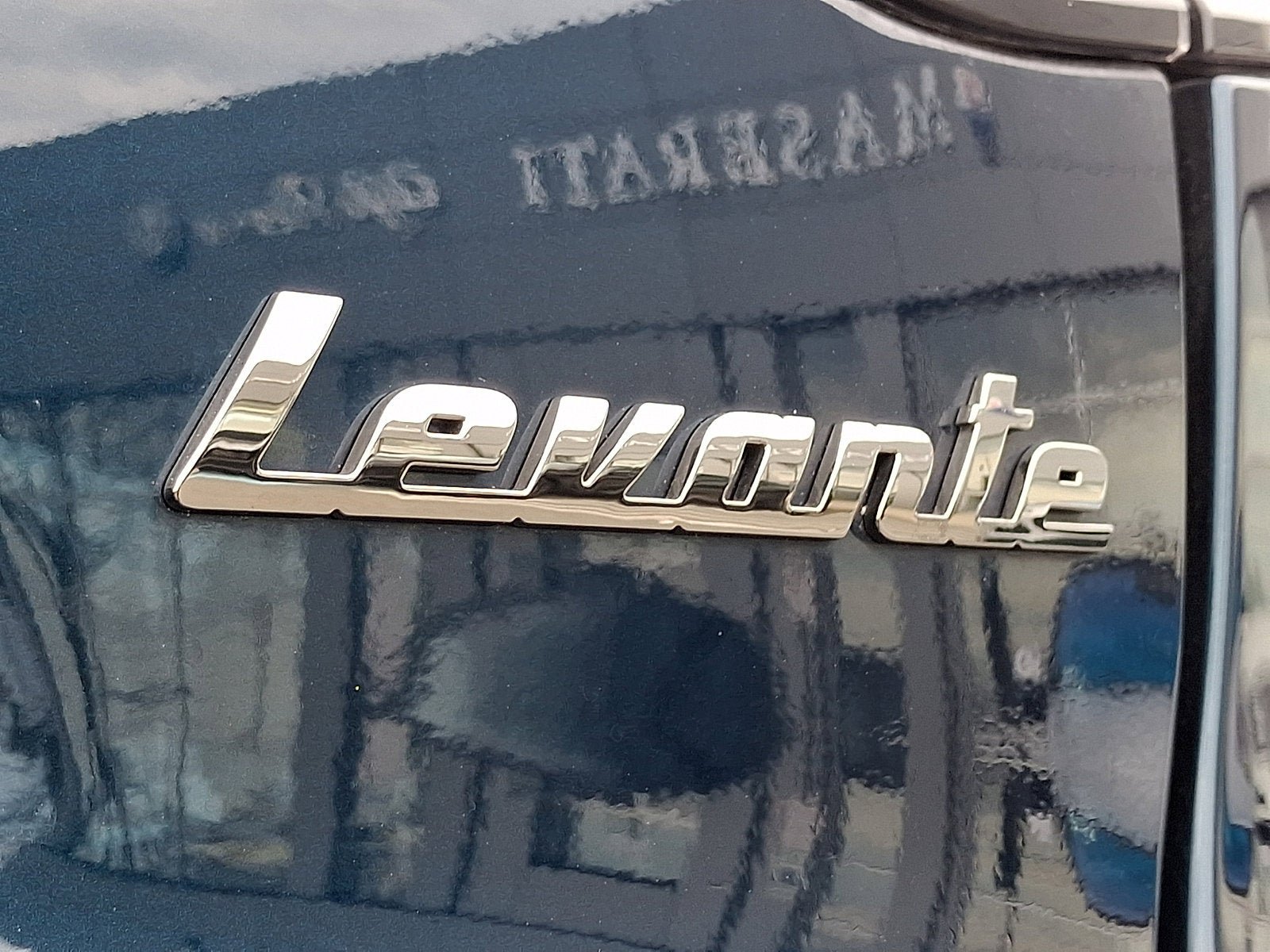 Used 2024 Maserati Levante Trofeo AWD/4WD image 32