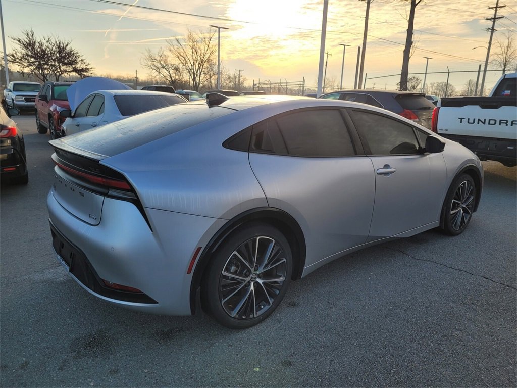 Used 2024 Toyota Prius XLE image 3