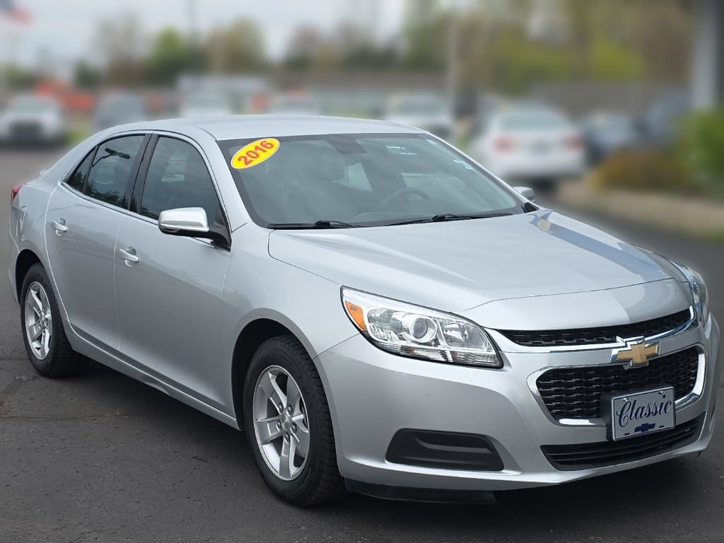 Used 2016 Chevrolet Malibu LT FWD image 9