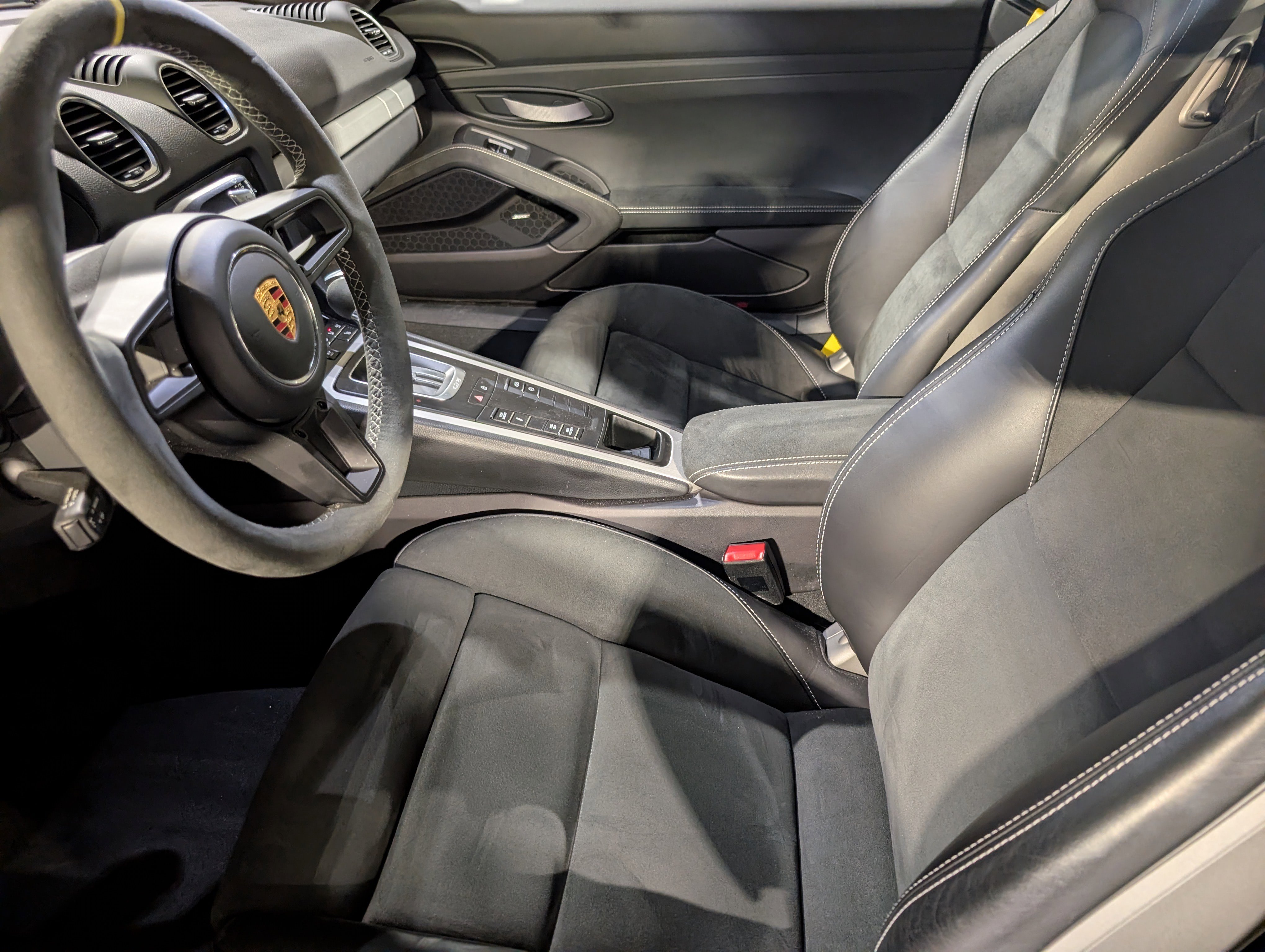 Certified 2021 Porsche 718 Cayman GT4 RWD image 5