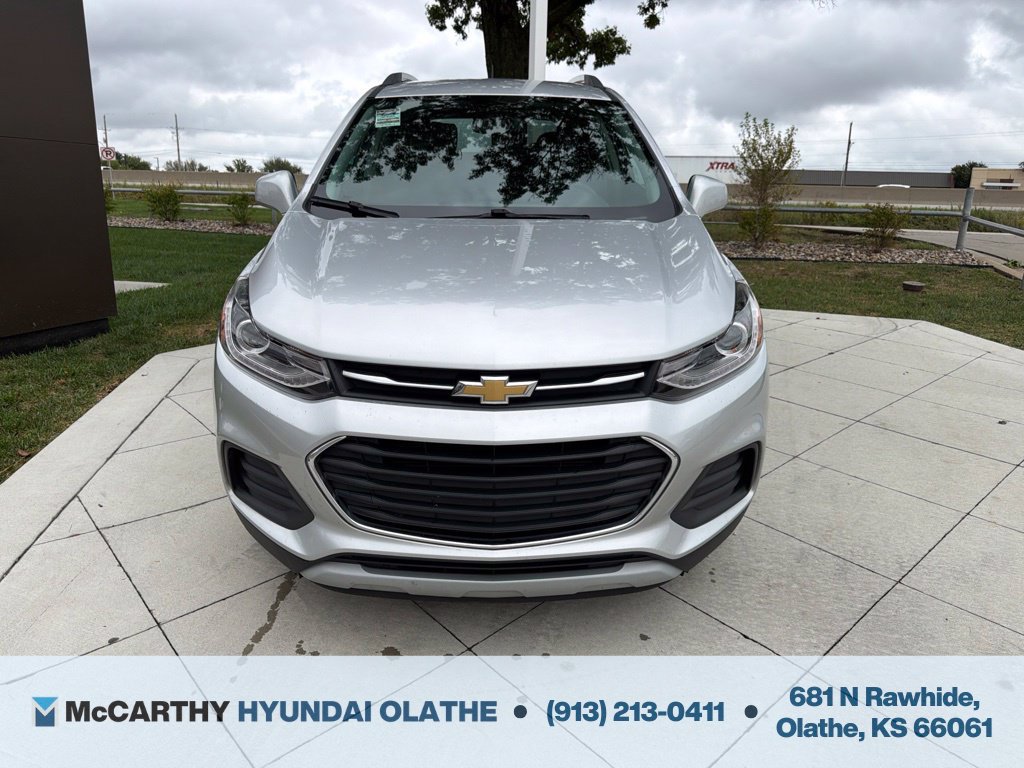 Used 2020 Chevrolet Trax LT w/ LT Convenience Package FWD image 11