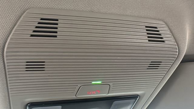 Used 2024 Volkswagen Atlas SE AWD/4WD image 32