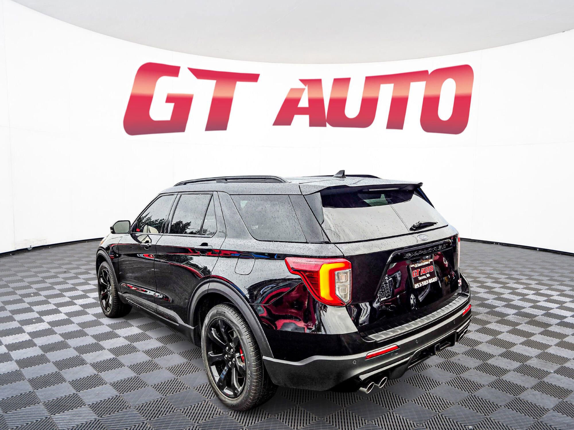 Used 2024 Ford Explorer ST w/ Equipment Group 401A image 5