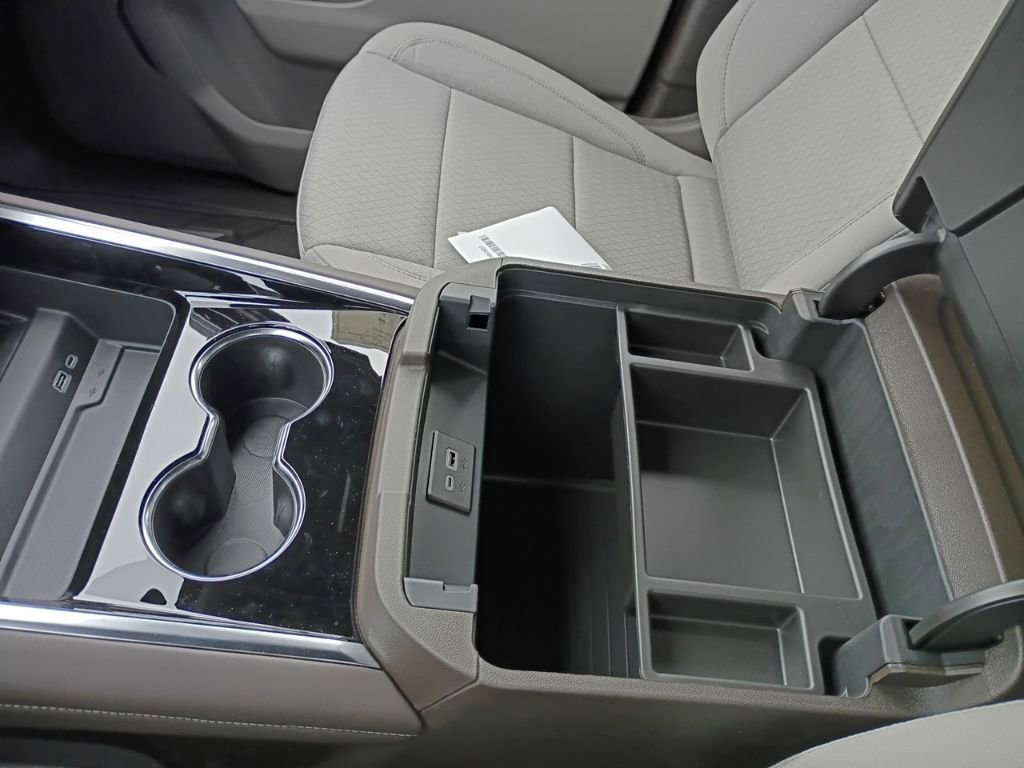 New 2026 Chevrolet Suburban LS image 15