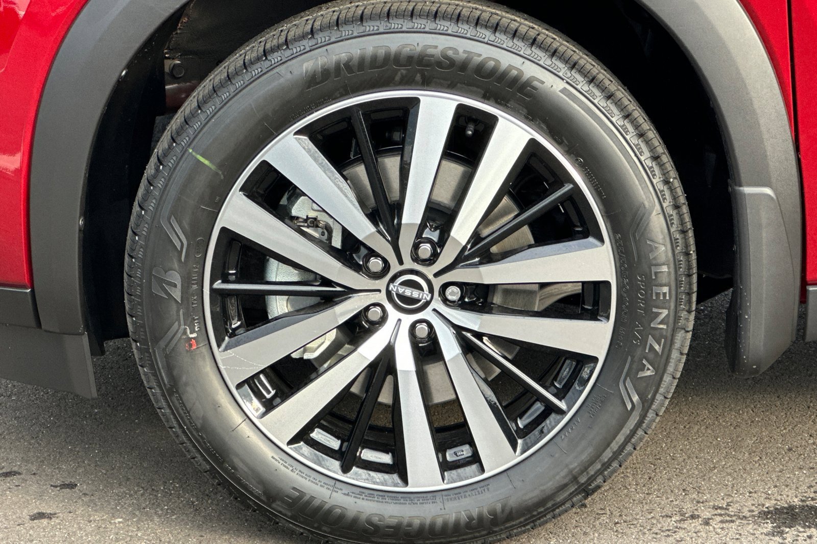 New 2025 Nissan Pathfinder Platinum w/ Black Appearance Package image 34