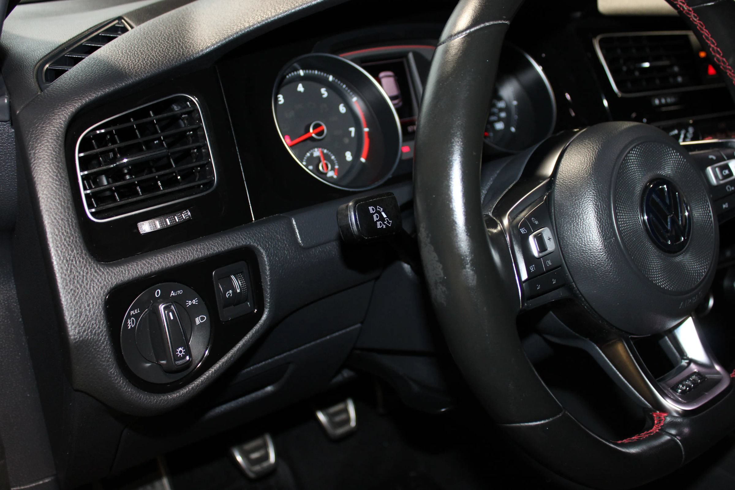 Used 2018 Volkswagen GTI S FWD image 23