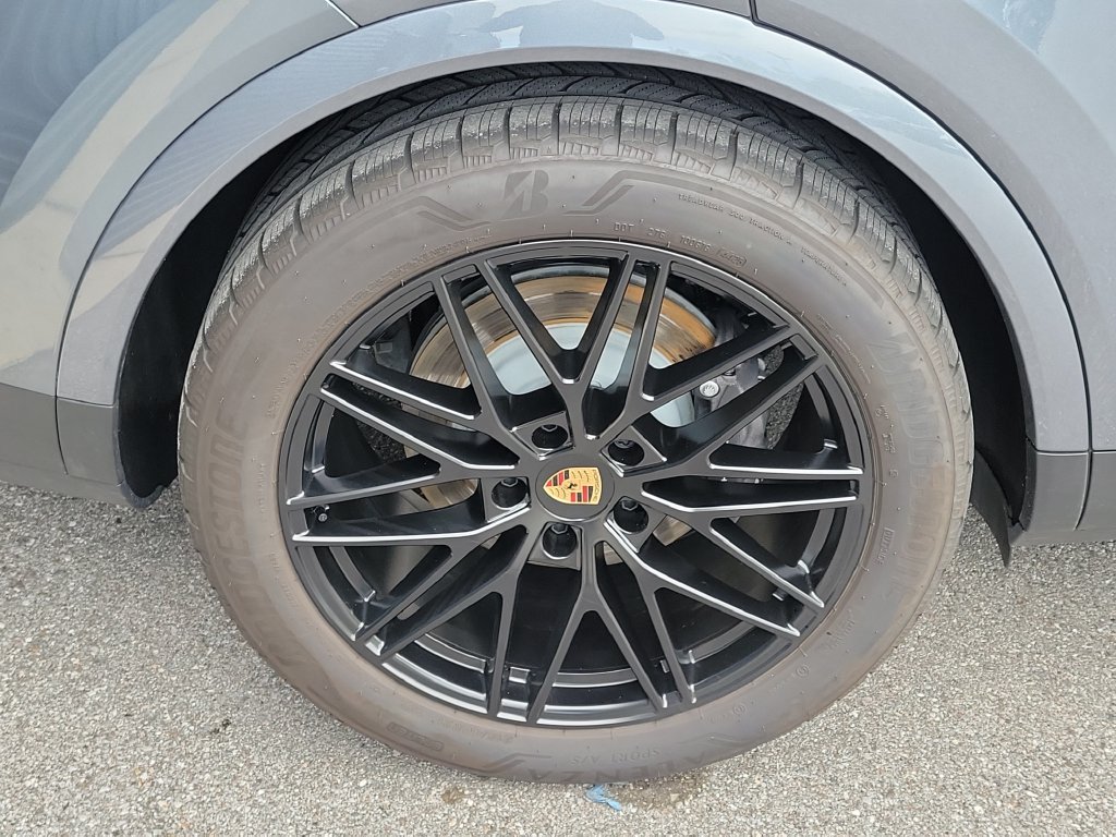 Certified 2026 Porsche Cayenne AWD/4WD image 14