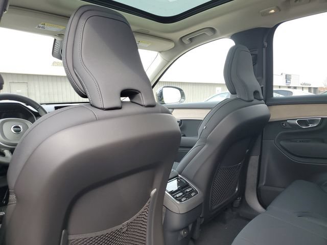 New 2026 Volvo XC90 B6 Plus w/ Protection Package Premier AWD/4WD image 29