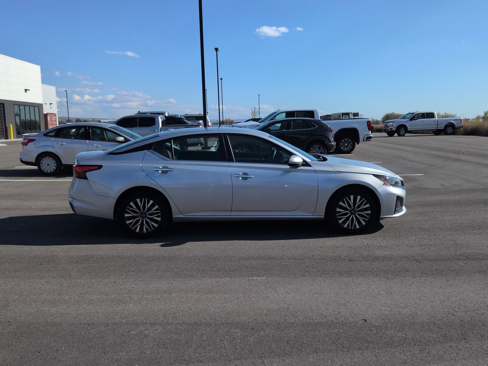 Used 2023 Nissan Altima 2.5 SV AWD/4WD image 8