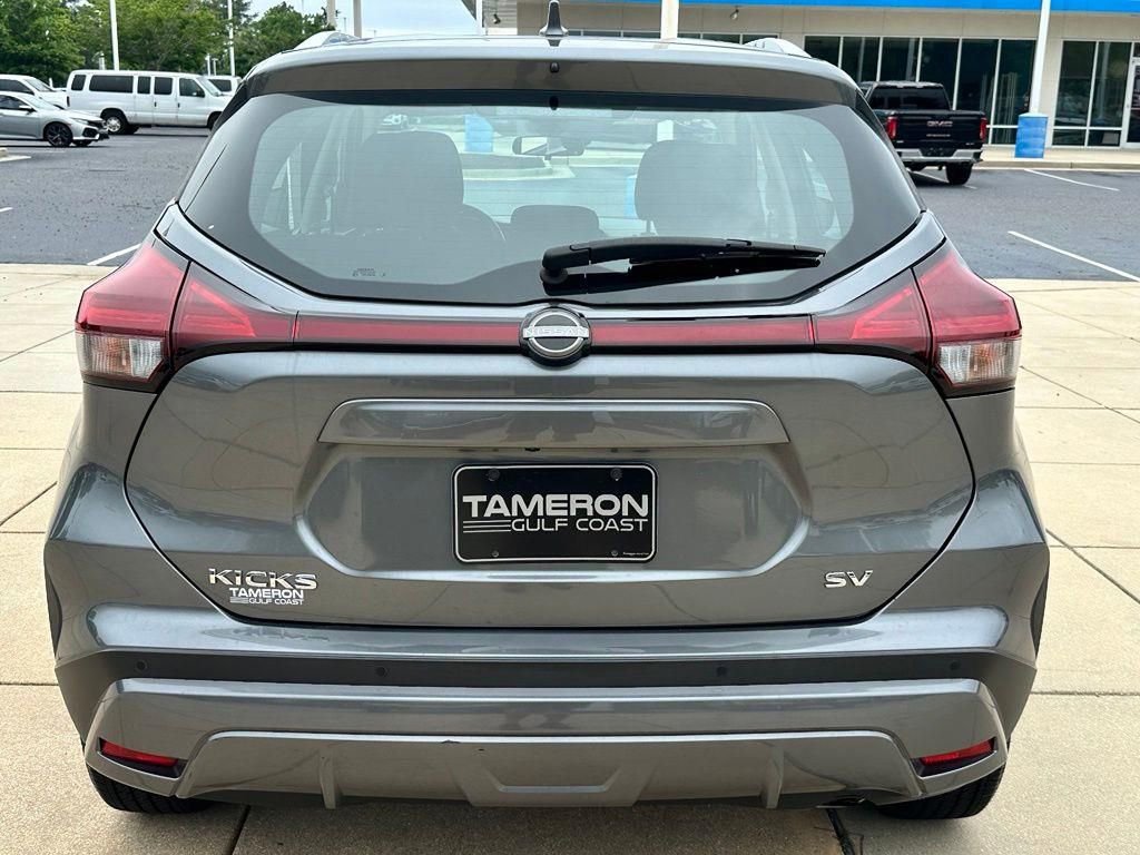 Used 2024 Nissan Kicks SV FWD image 3