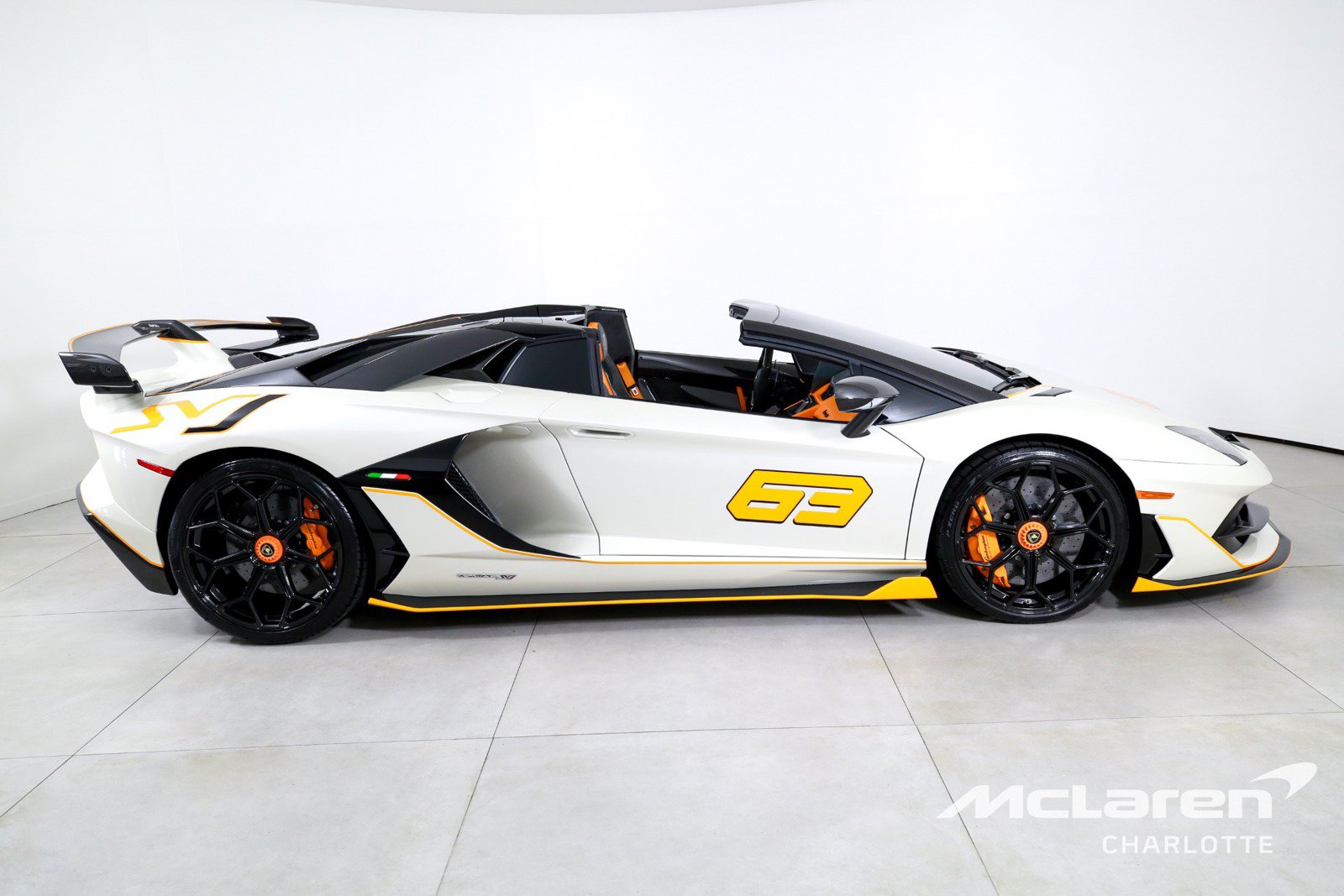 Used 2021 Lamborghini Aventador SVJ AWD/4WD image 11