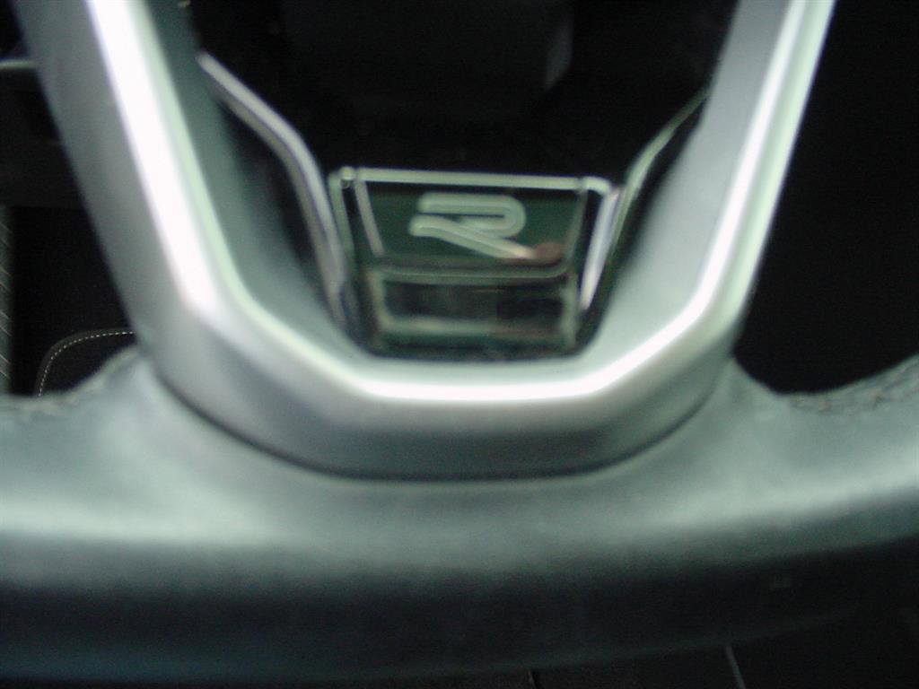 Used 2021 Volkswagen Atlas SEL R-Line image 9