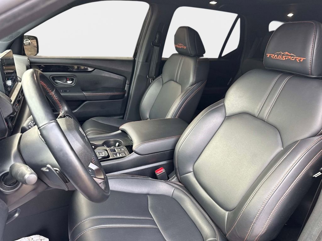 Used 2025 Honda Pilot TrailSport image 20