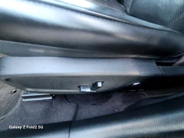 Used 2018 Chrysler 300 Limited image 18