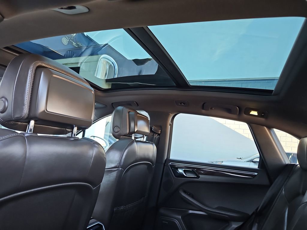 Used 2017 Porsche Macan Base image 21