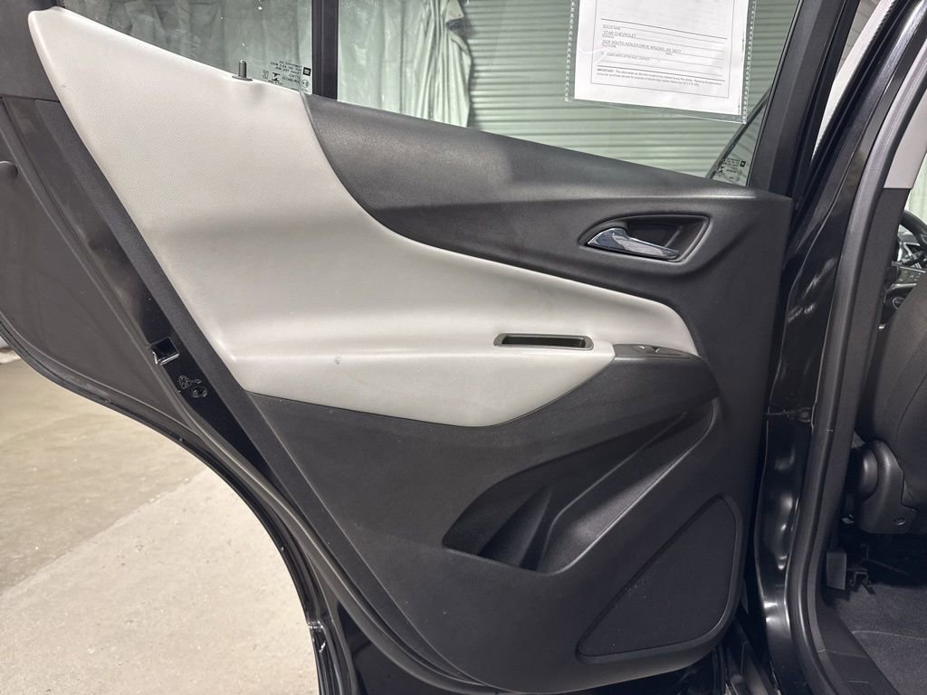 Used 2023 Chevrolet Equinox LS FWD image 13