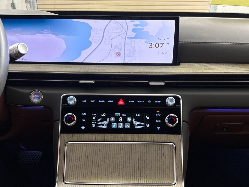 Certified 2025 Genesis GV80 3.5T Prestige AWD/4WD image 20