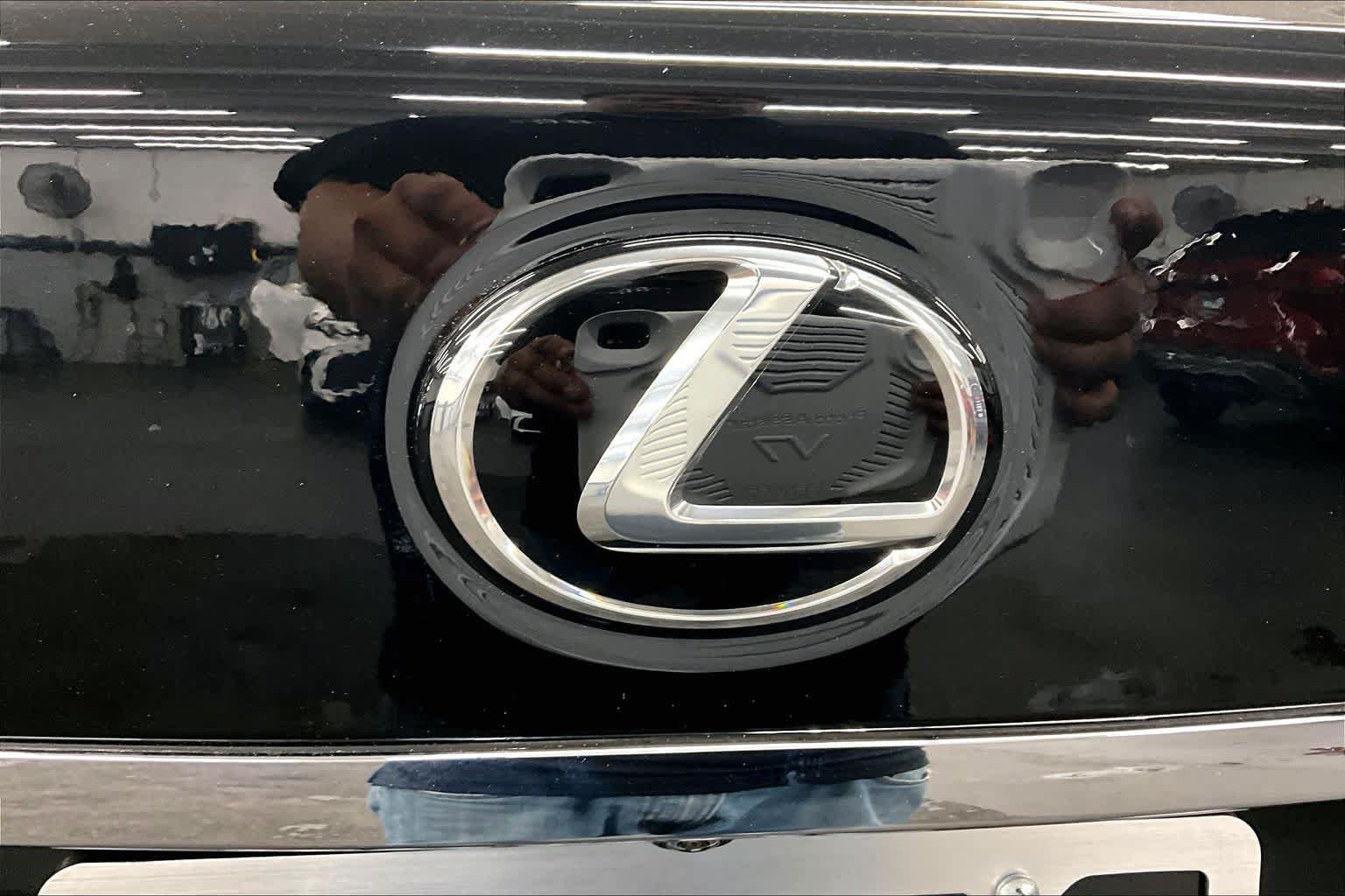Used 2018 Lexus LS 500 w/ Luxury Package RWD image 30