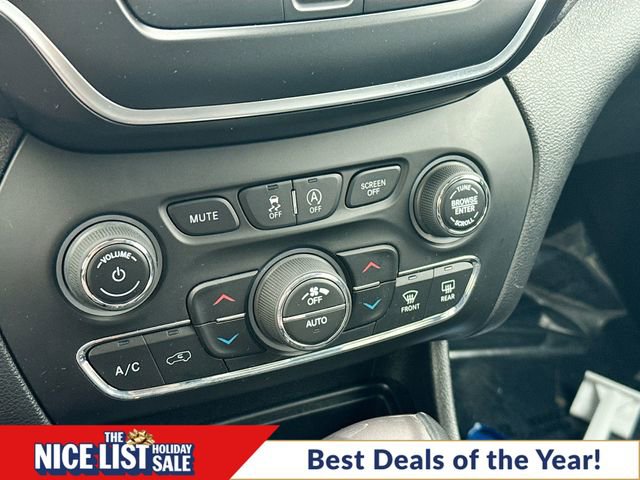 Used 2019 Jeep Cherokee Latitude Plus w/ Comfort/Convenience Group image 15