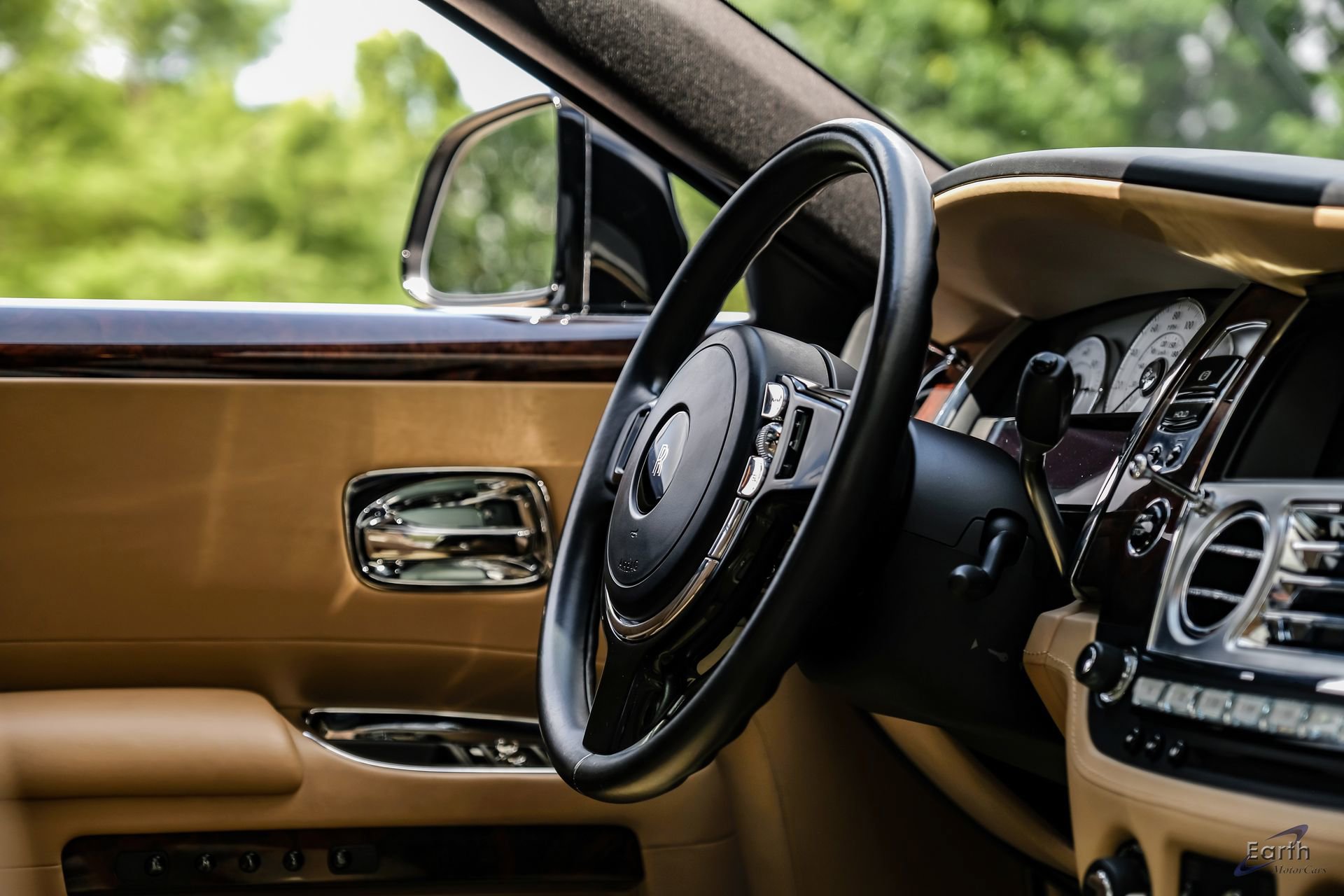 Used 2017 Rolls-Royce Ghost RWD image 56