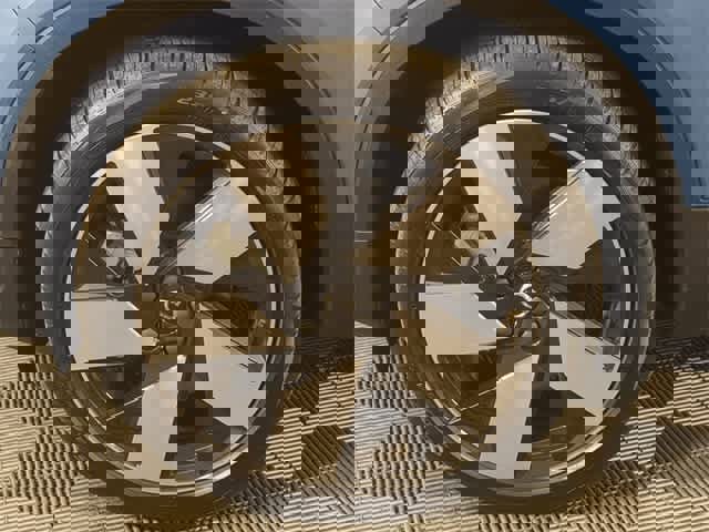 Used 2023 Volvo XC40 Recharge Ultimate w/ Protection Package Premier image 33