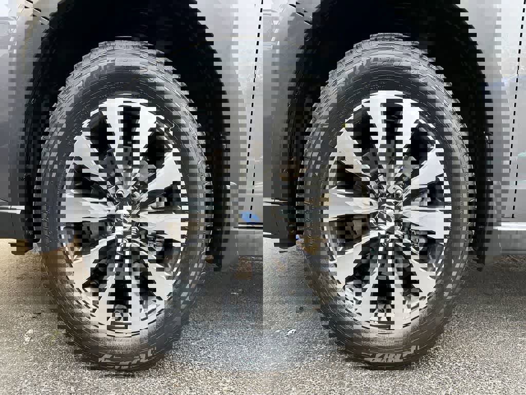 Used 2023 Subaru Outback Touring image 8