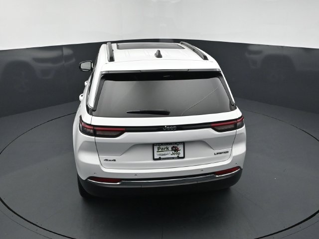 Used 2023 Jeep Grand Cherokee Limited AWD/4WD image 17
