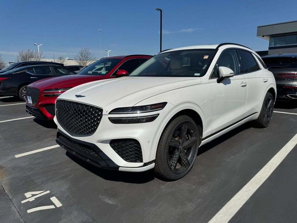 Used 2022 Genesis GV70 3.5T Sport w/ Sport Prestige Package image 3