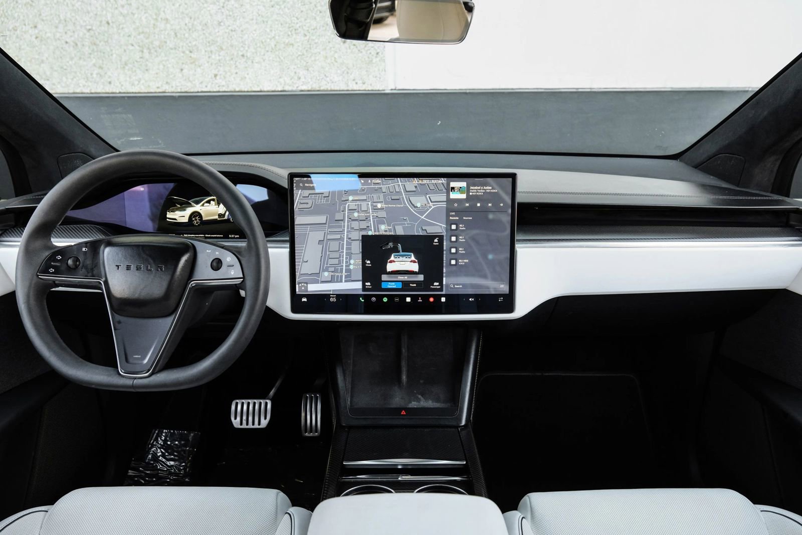 Used 2023 Tesla Model X Plaid image 23