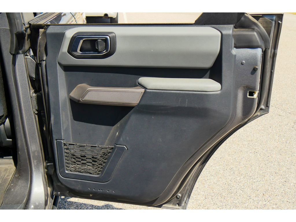 Used 2023 Ford Bronco Black Diamond w/ Sasquatch Package image 19