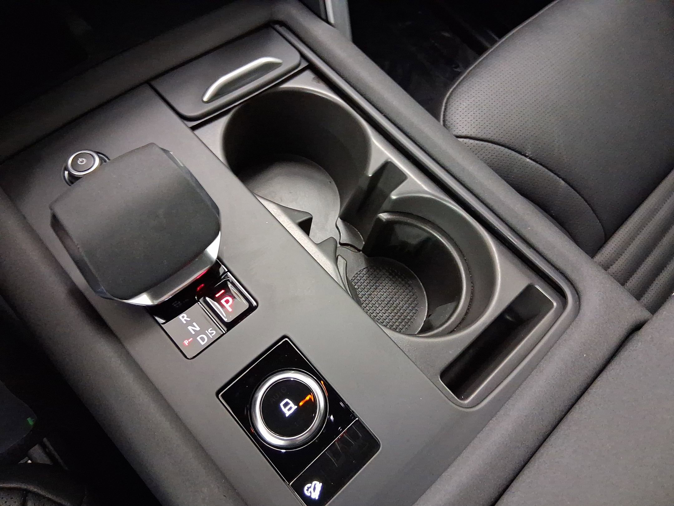 Used 2025 Land Rover Discovery Dynamic SE image 28