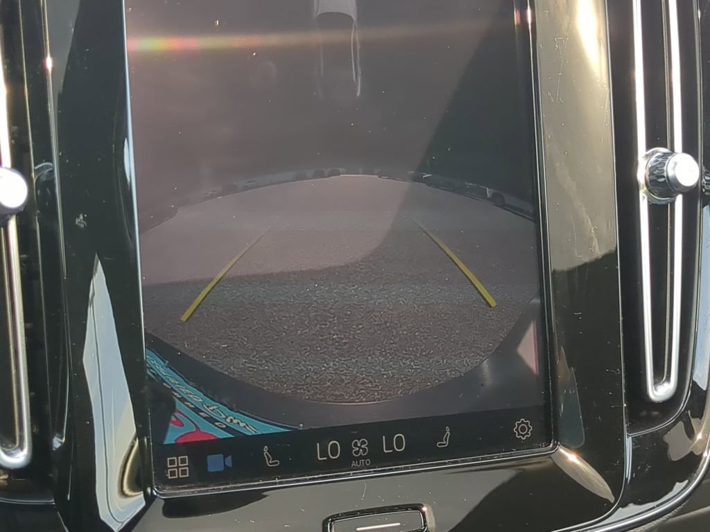 Used 2023 Volvo C40 Recharge Core image 30