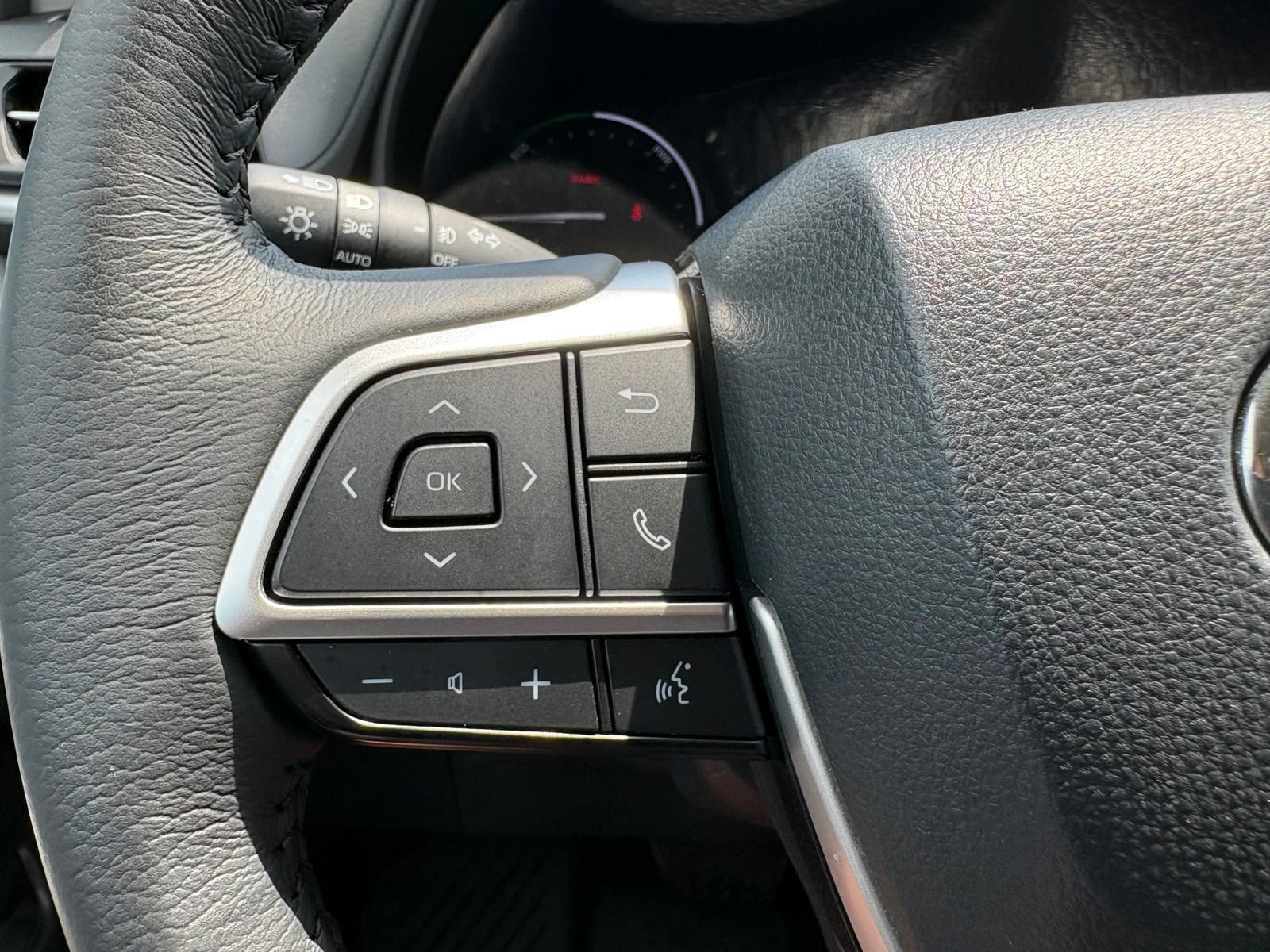 Used 2025 Toyota Sienna XLE FWD image 15