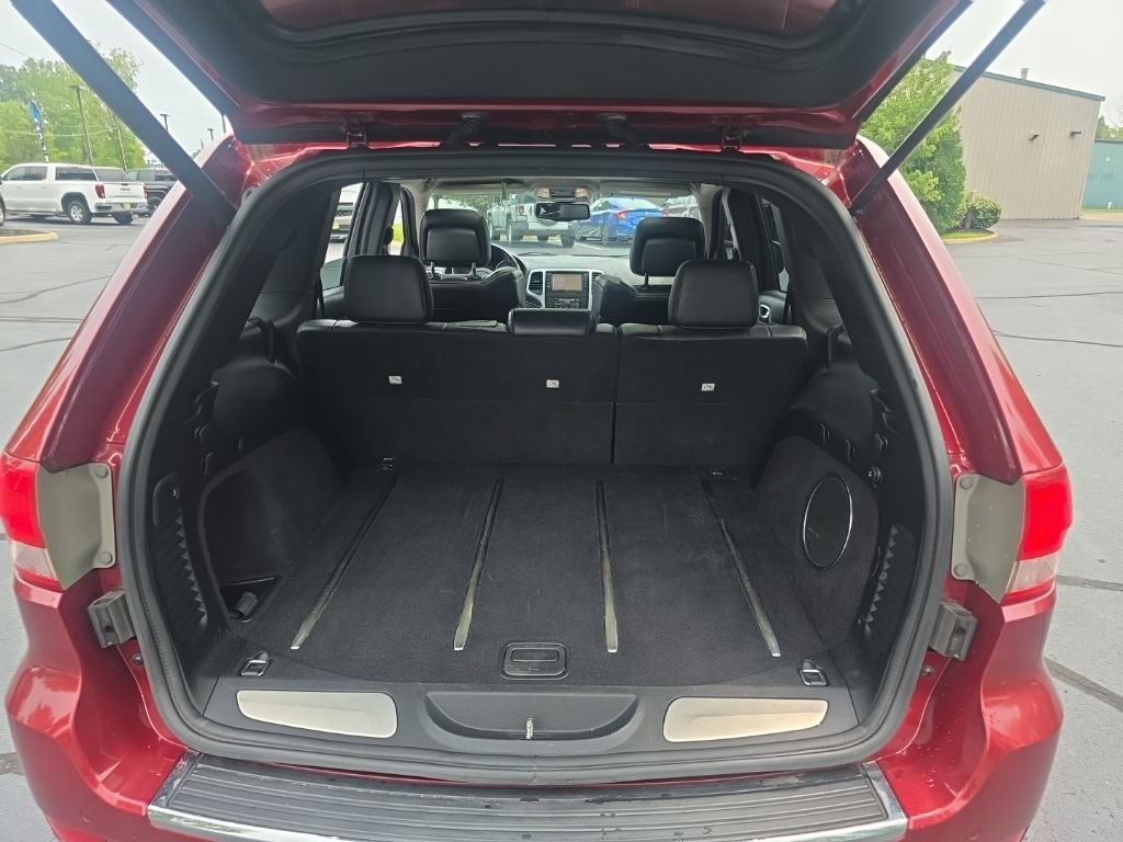 Used 2012 Jeep Grand Cherokee SRT8 w/ Luxury Group II AWD/4WD image 29